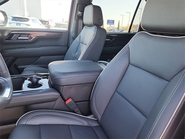 New 2026 GMC Yukon XL Elevation AWD/4WD image 14