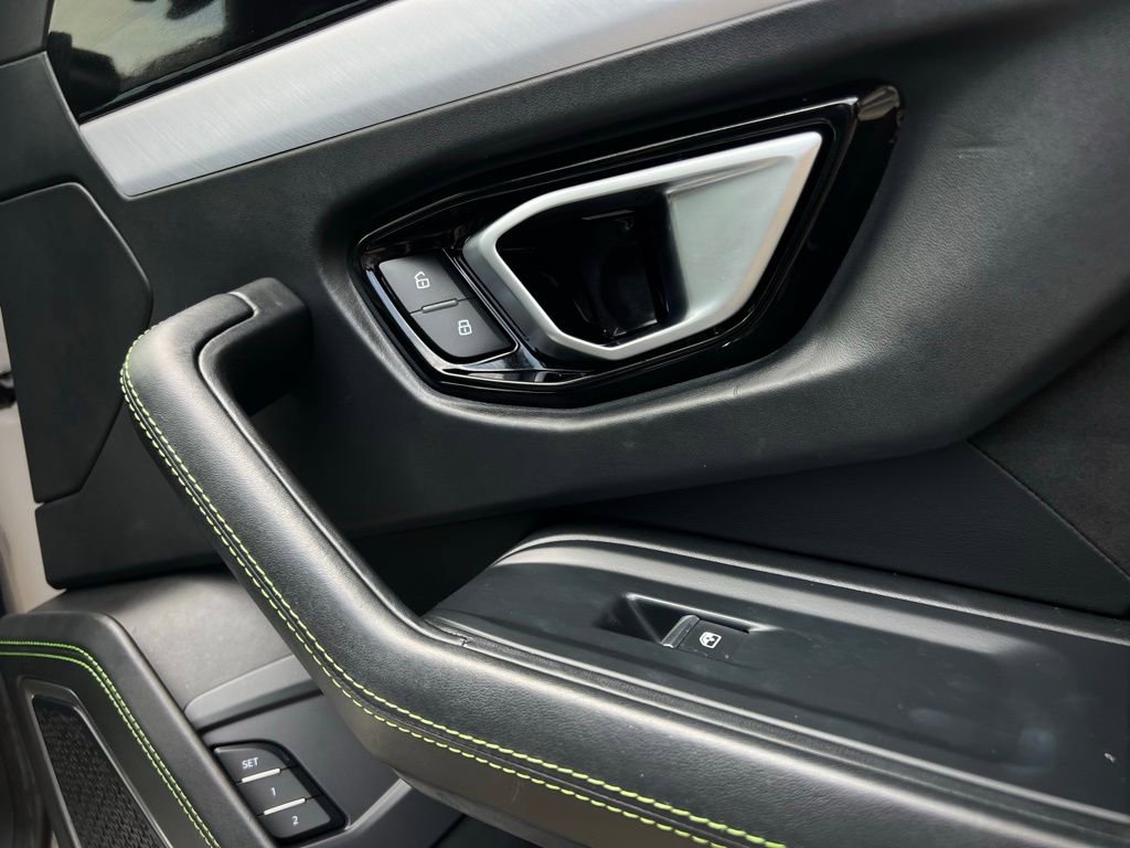 Used 2022 Lamborghini Urus image 41