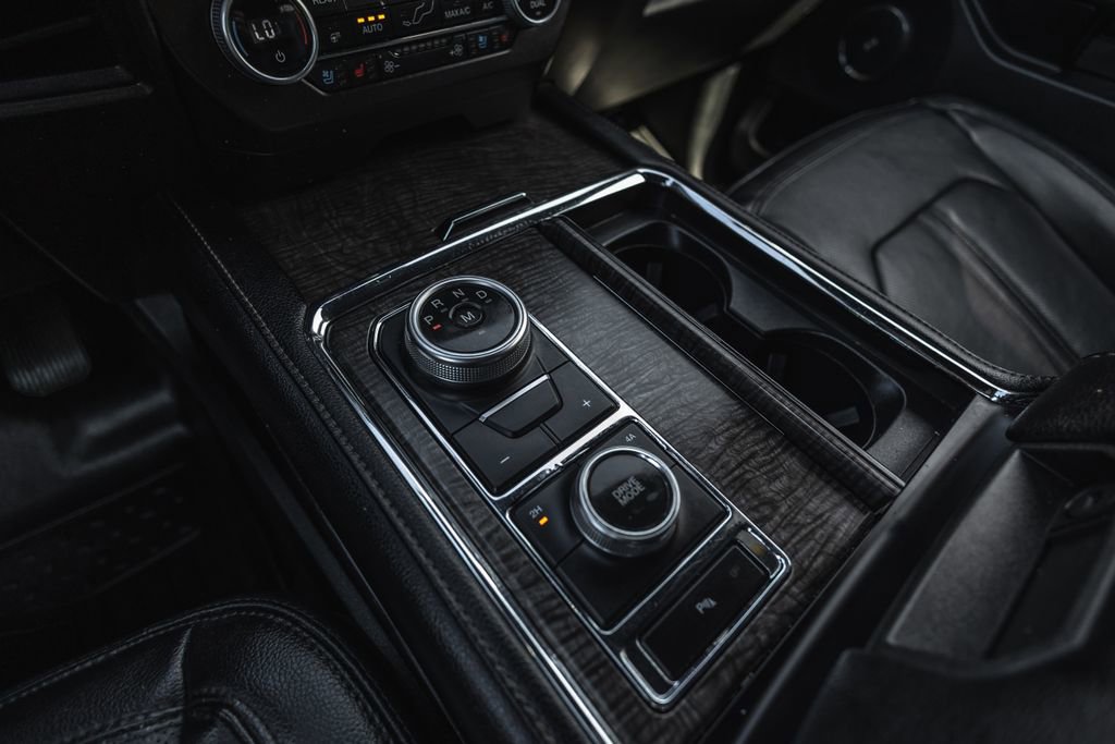 Used 2021 Ford Expedition Max Limited image 18