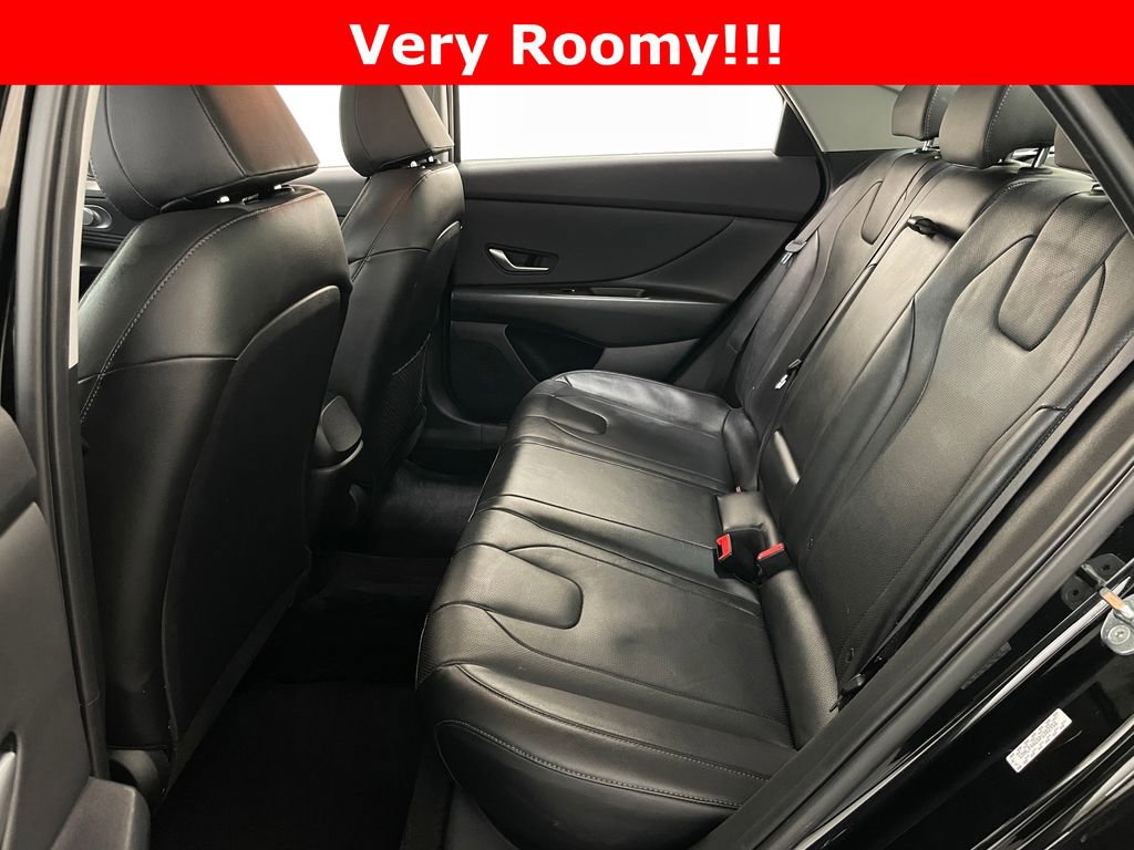 Used 2023 Hyundai Elantra Limited w/ Preferred Accessory Package FWD image 10