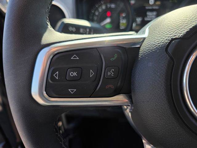 Used 2025 Jeep Wrangler Sahara AWD/4WD image 27