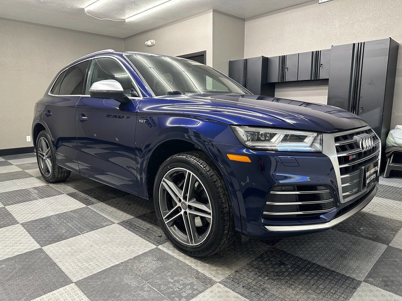 Used 2018 Audi SQ5 Premium Plus w/ Navigation Package image 4