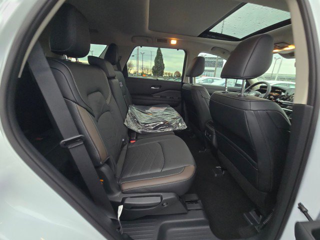 New 2025 Nissan Pathfinder Platinum w/ Cargo Package image 14