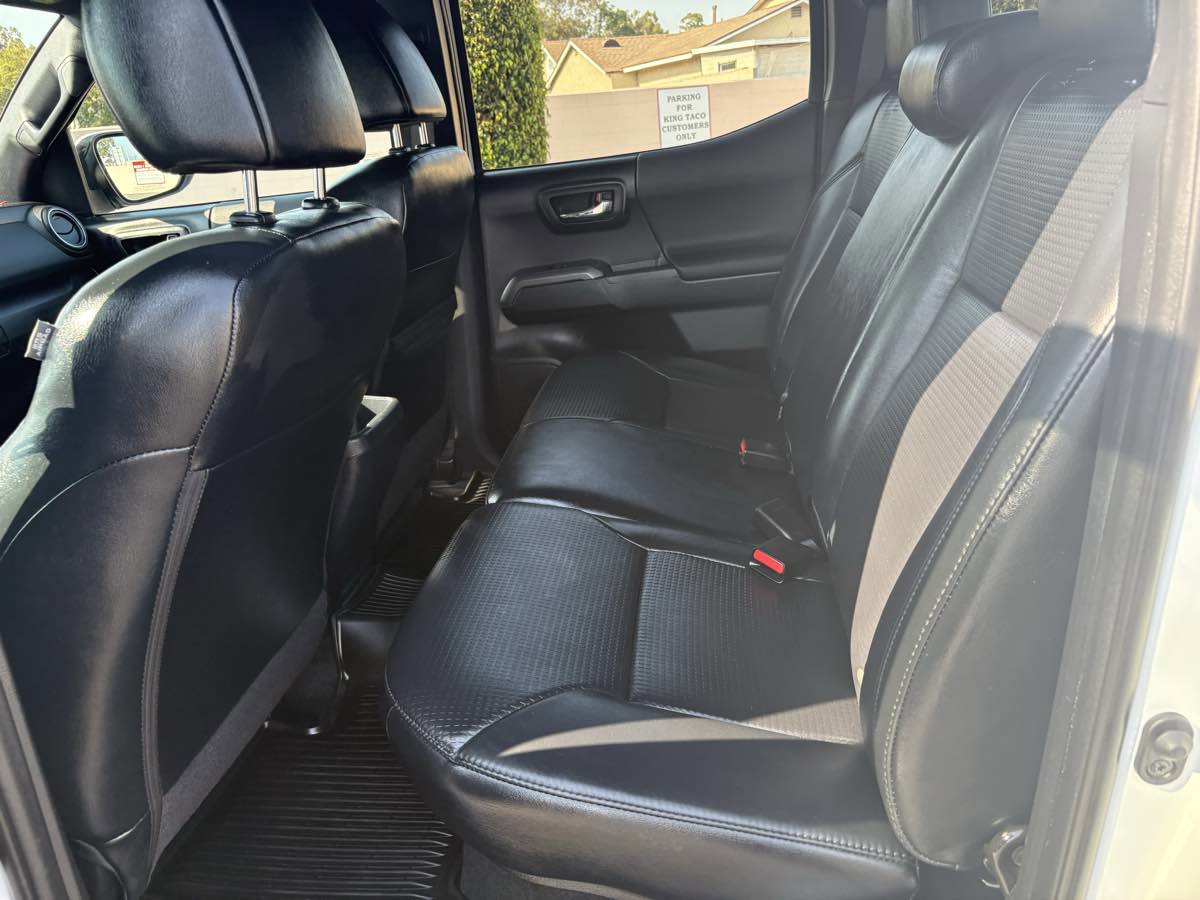 Used 2019 Toyota Tacoma TRD Sport image 20