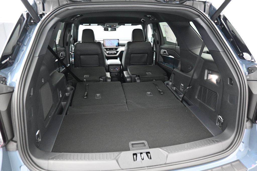 New 2026 Ford Explorer ST-Line w/ ST-Line Street Pack RWD image 23