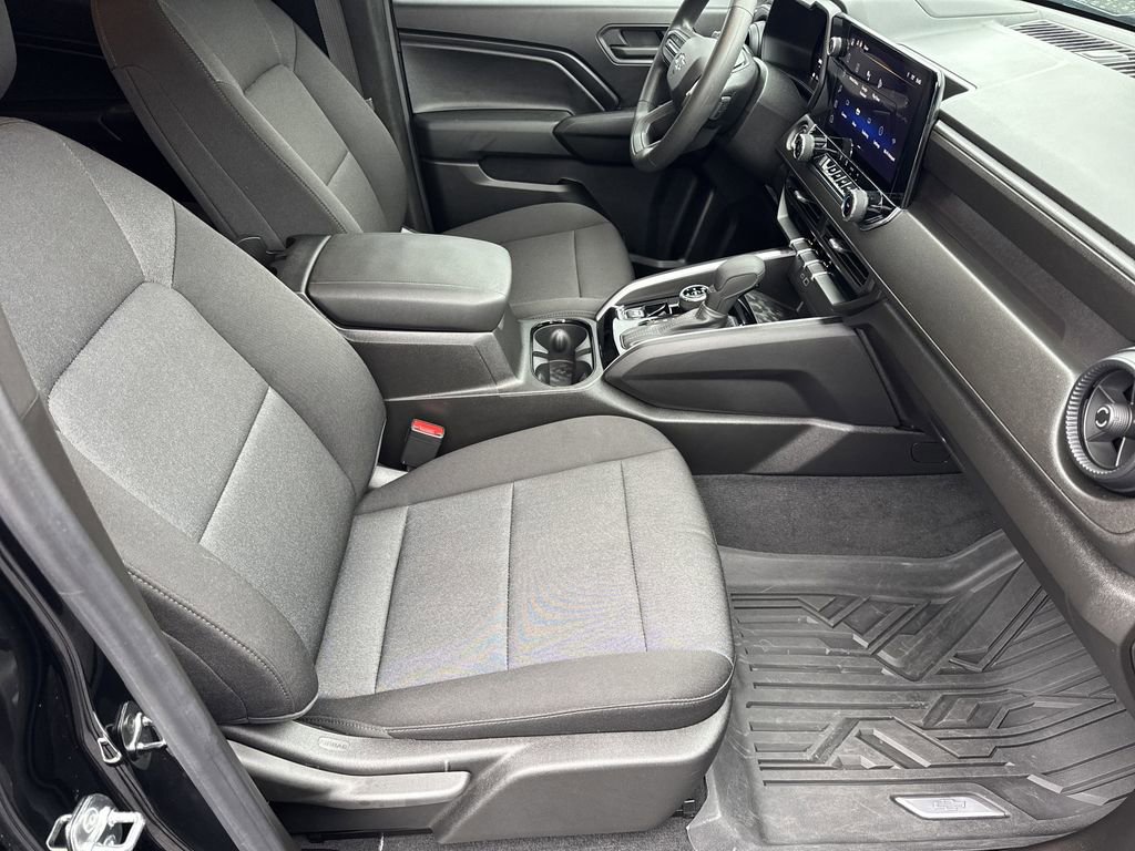 Used 2024 Chevrolet Colorado Trail Boss w/ Technology Package AWD/4WD image 13