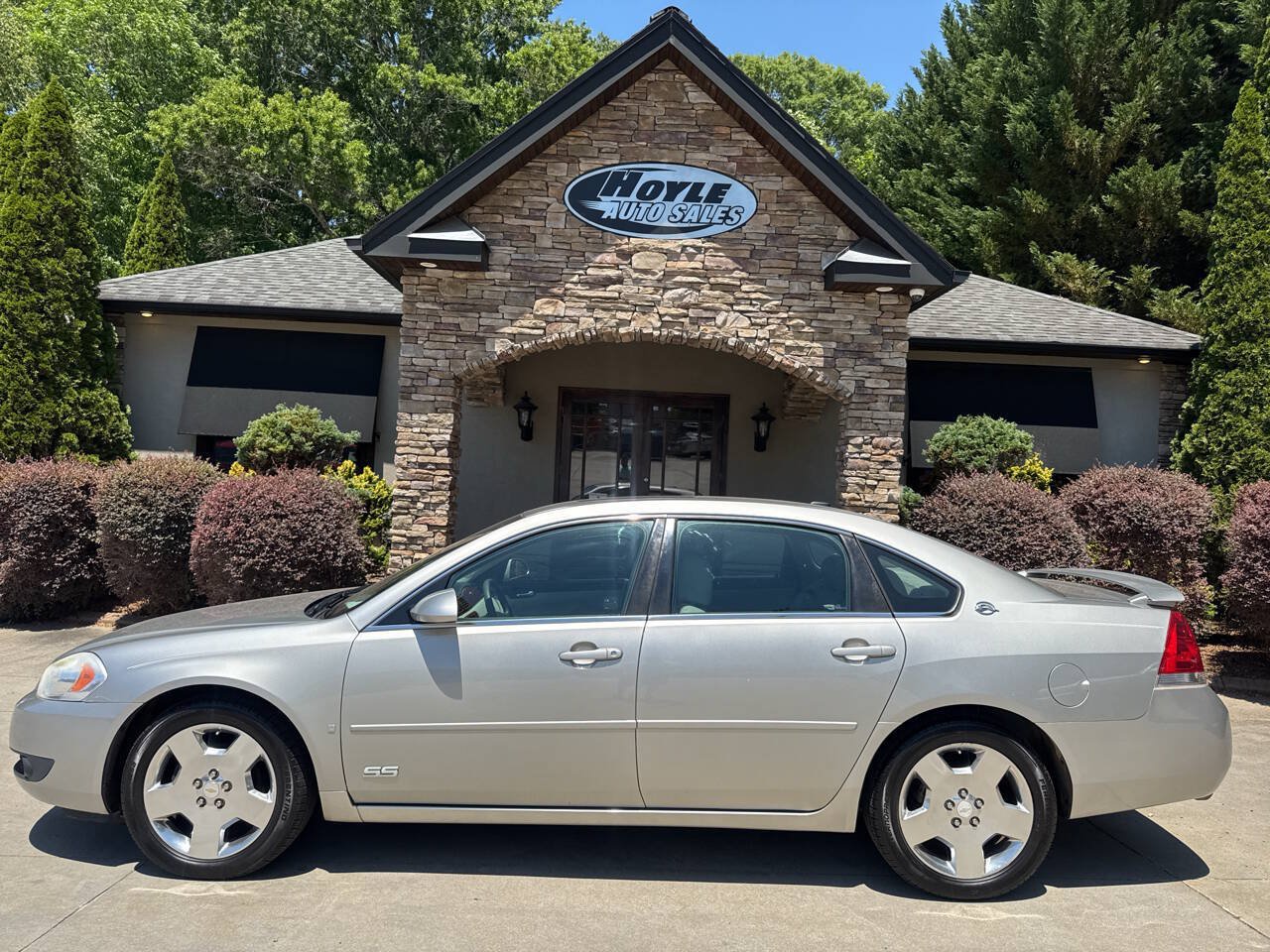 Used 2006 Chevrolet Impala SS FWD image 1