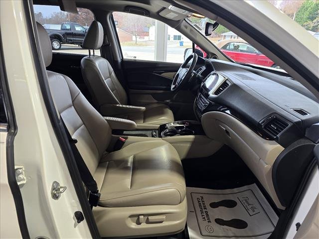 Used 2017 Honda Pilot Touring image 14