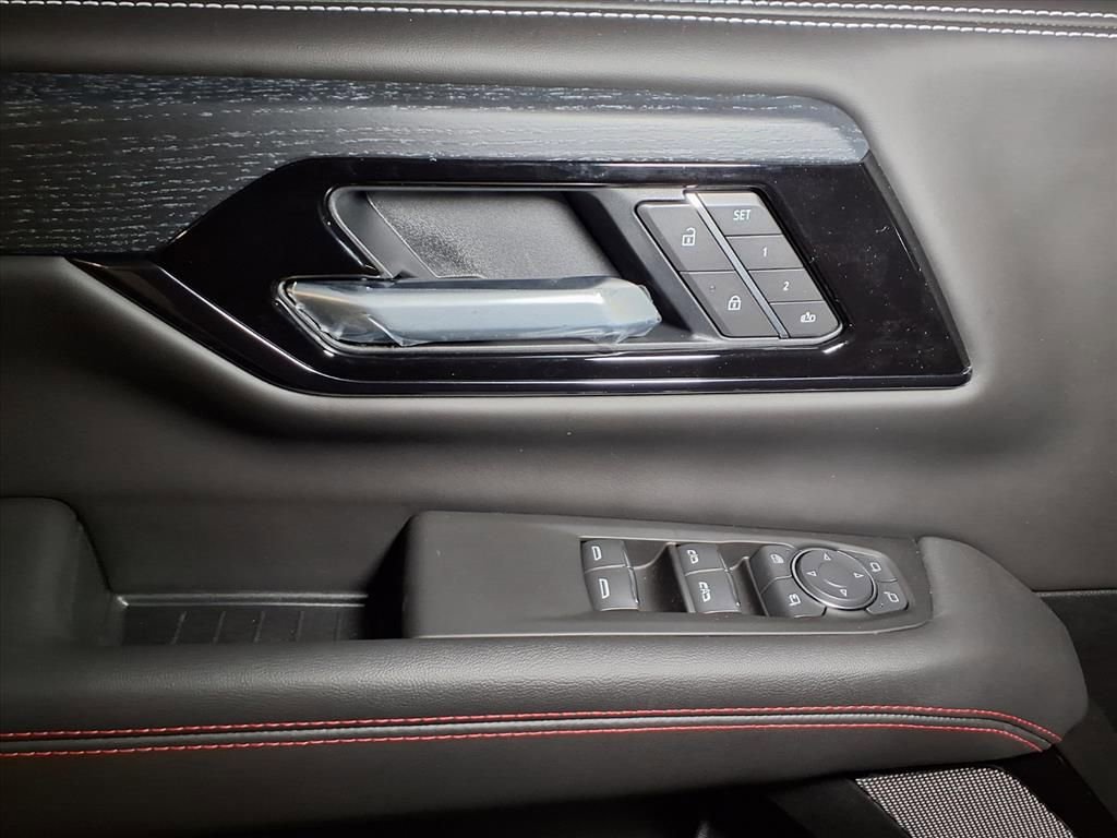 New 2026 GMC Yukon XL AT4 Ultimate AWD/4WD image 16