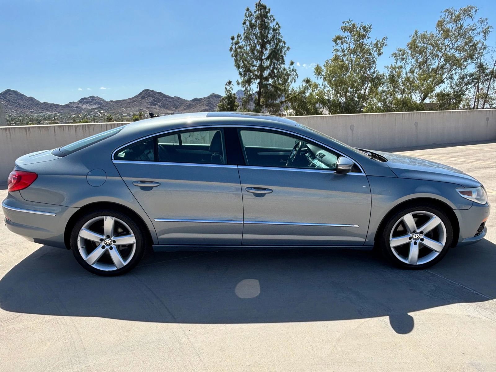 Used 2009 Volkswagen CC VR6 Sport FWD image 5