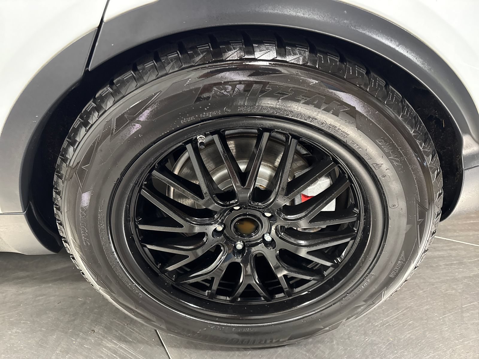 Used 2019 Land Rover Discovery HSE Luxury AWD/4WD image 12