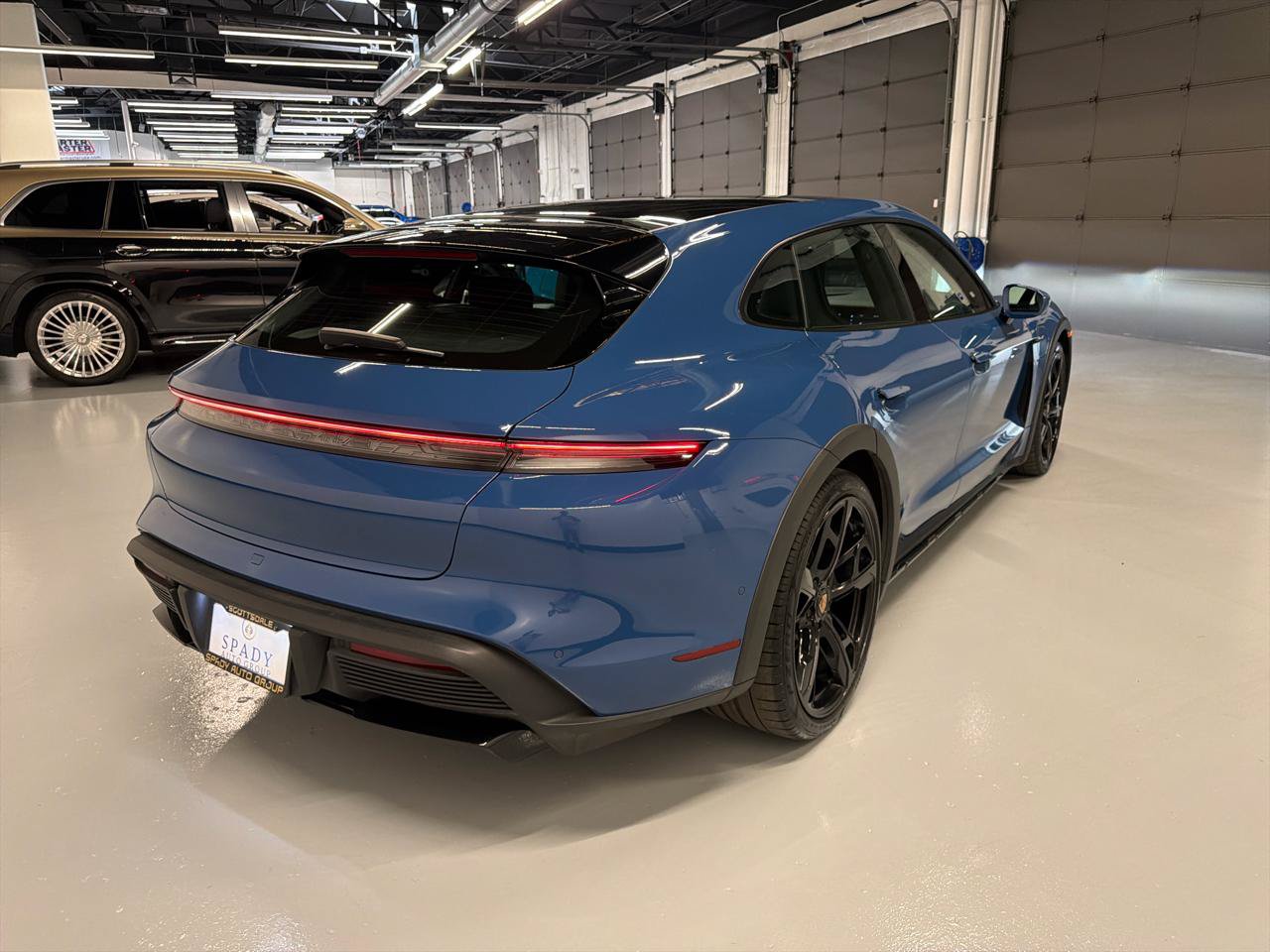 Used 2022 Porsche Taycan 4 Cross Turismo AWD/4WD image 8