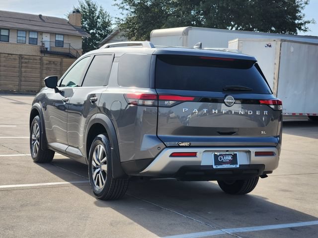 Used 2025 Nissan Pathfinder SL FWD image 3