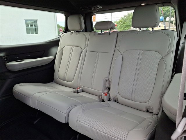 New 2025 Jeep Wagoneer Series III image 9