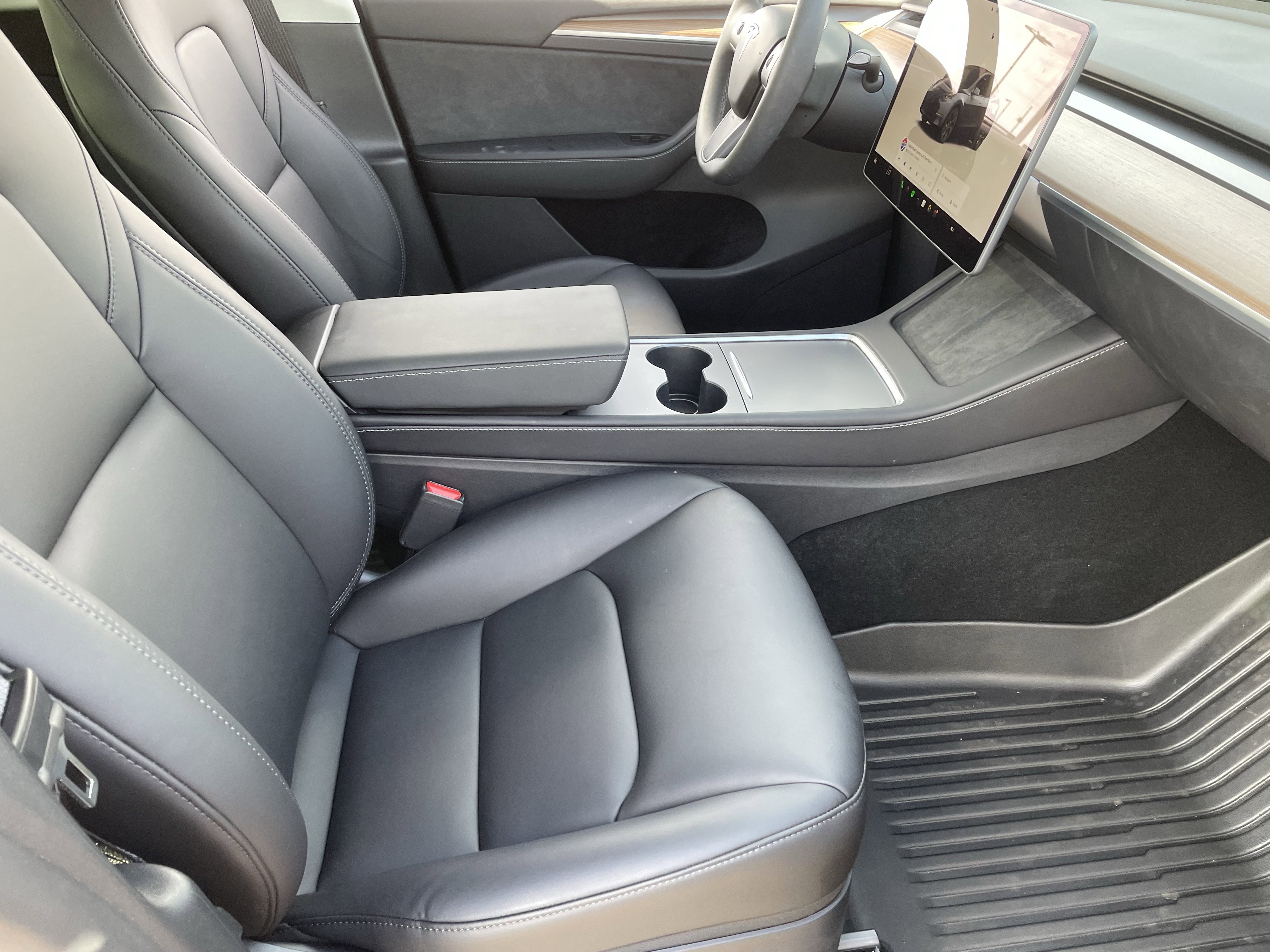 Used 2025 Tesla Model Y Long Range image 12