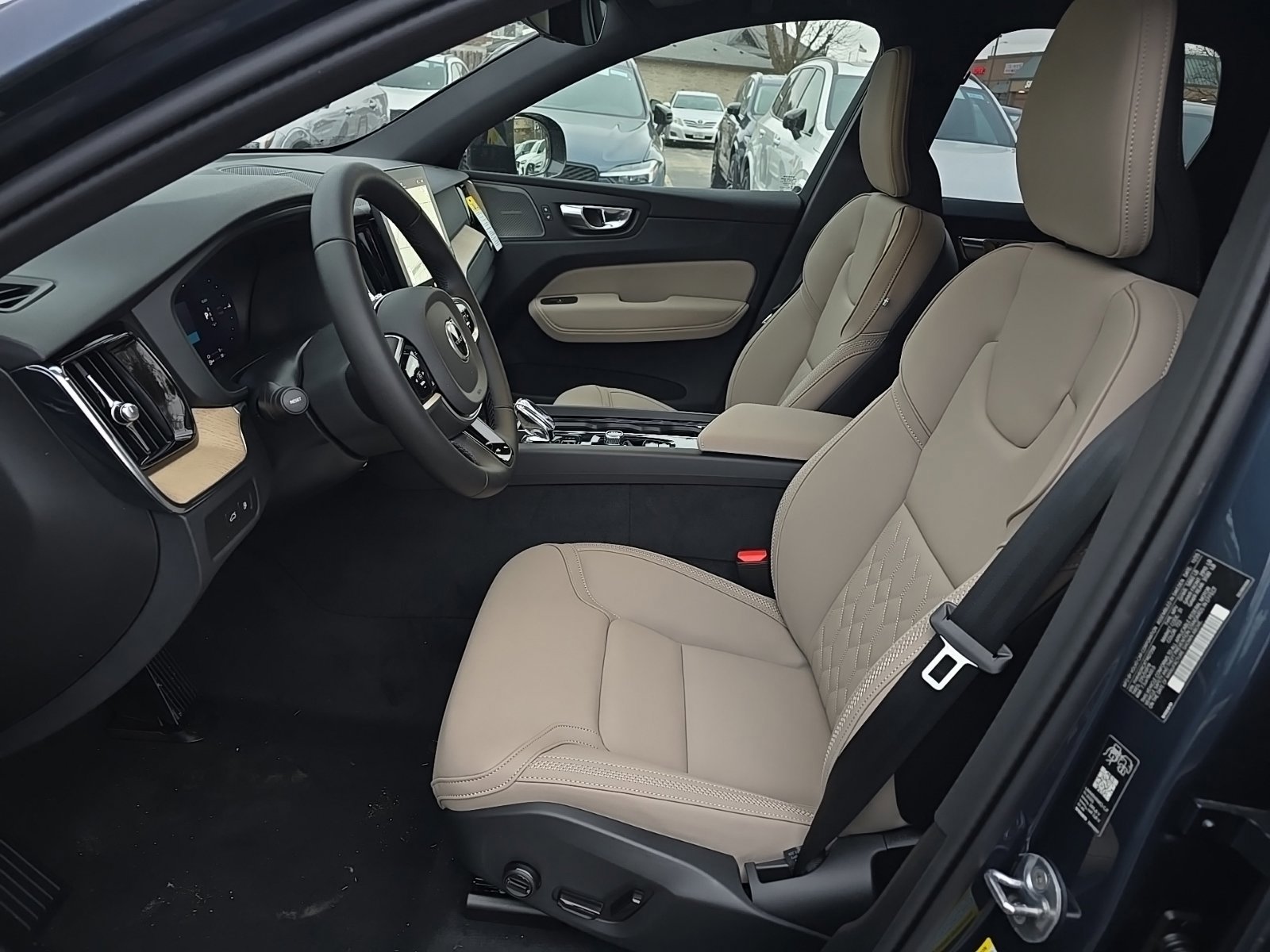 New 2026 Volvo XC60 T8 Plus w/ Climate Package image 7