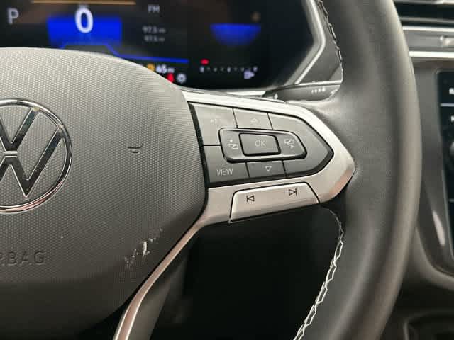 Used 2024 Volkswagen Tiguan SE AWD/4WD image 9