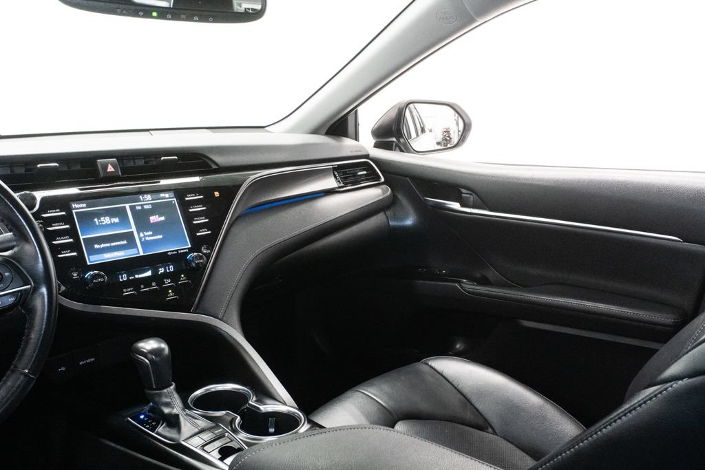 Used 2020 Toyota Camry XSE FWD image 13
