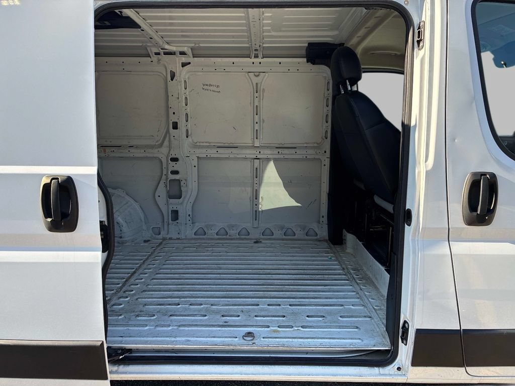Used 2025 RAM ProMaster 2500 w/ Convenience Group FWD image 10