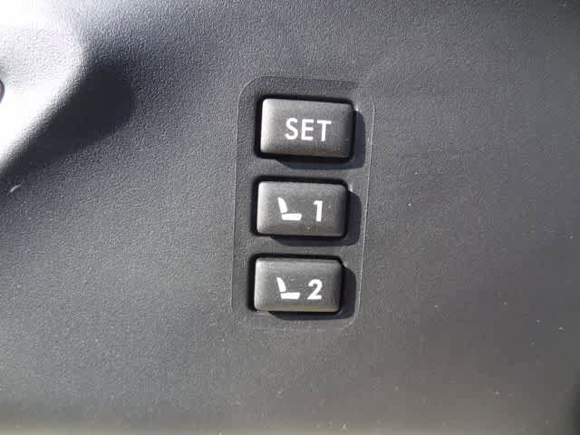 Used 2022 Subaru Ascent Limited w/ Technology Package AWD/4WD image 23