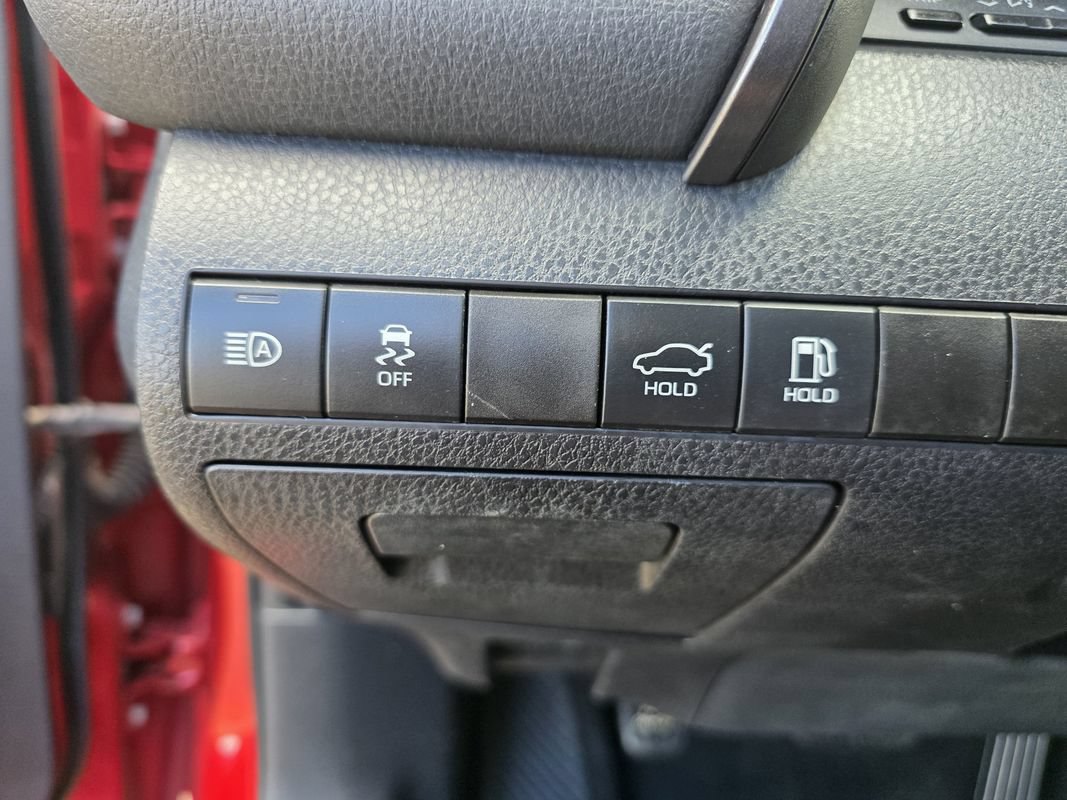 Used 2020 Toyota Camry SE FWD image 31