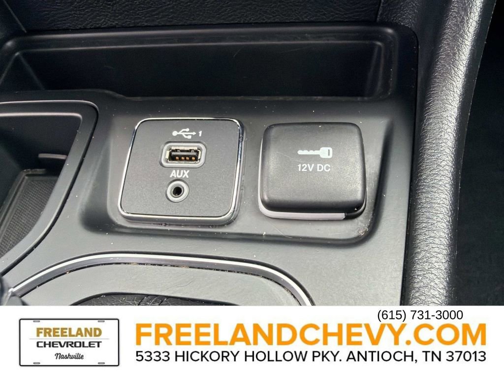 Used 2019 Jeep Cherokee Latitude Plus w/ Comfort/Convenience Group FWD image 32