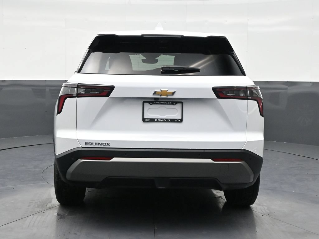 Used 2025 Chevrolet Equinox LT w/ Safety and Technology Package FWD image 4