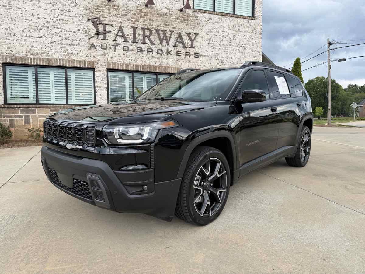 Used 2026 Jeep Cherokee Overland w/ Trailer Tow Group AWD/4WD image 2
