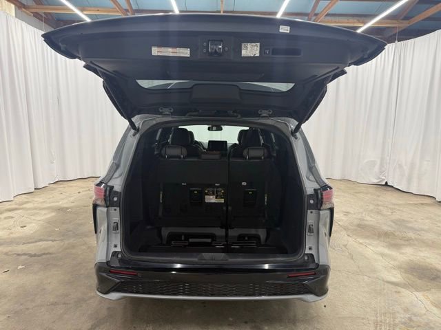 Used 2024 Toyota Sienna XSE w/ XSE Plus Package image 24