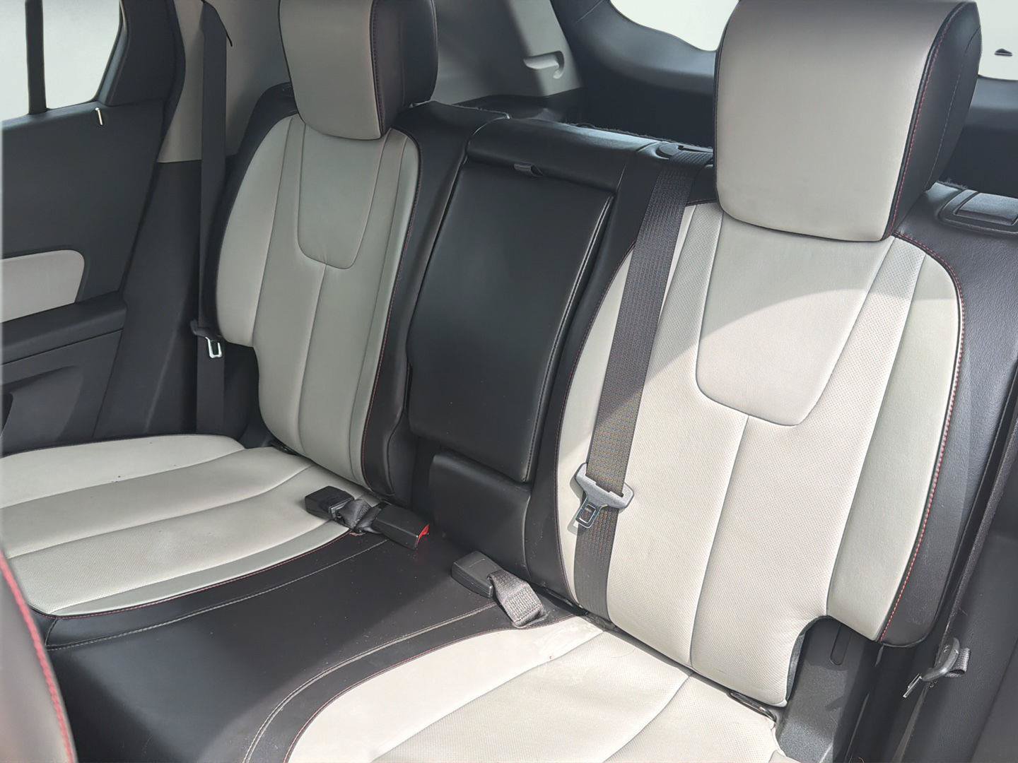Used 2010 GMC Terrain SLT AWD/4WD image 4