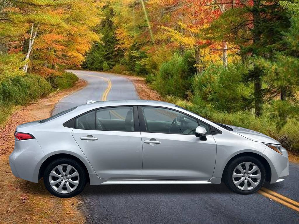 Used 2023 Toyota Corolla LE FWD image 5