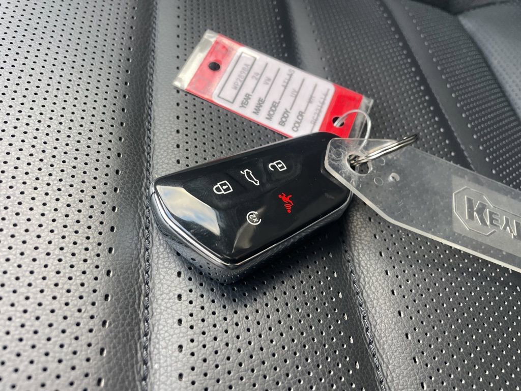 Used 2024 Volkswagen Atlas Cross Sport SEL R-Line image 41