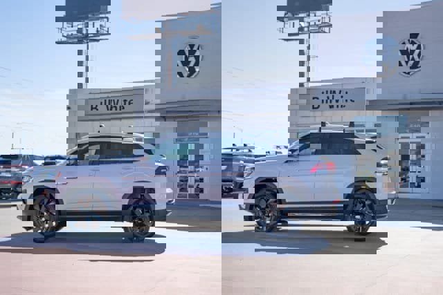 New 2026 Volkswagen Atlas Cross Sport SE image 3