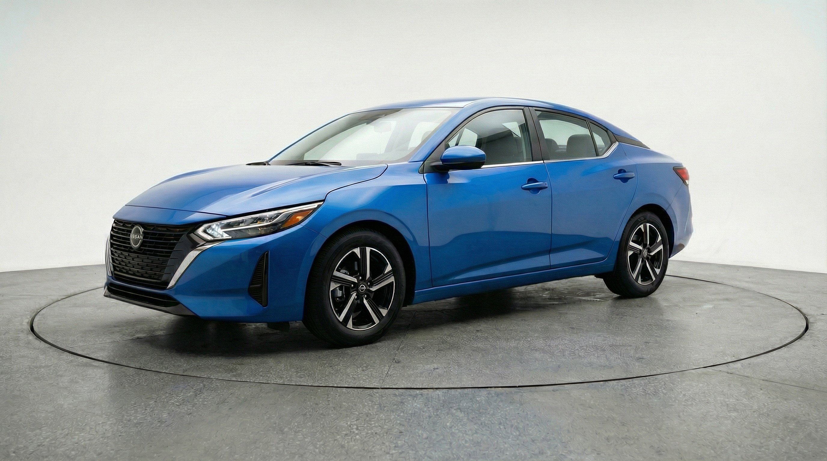 Used 2025 Nissan Sentra SV image 3