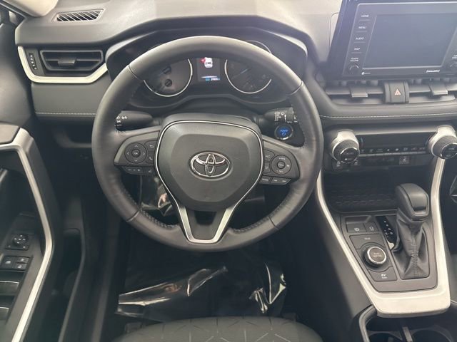 Used 2022 Toyota RAV4 XLE image 25