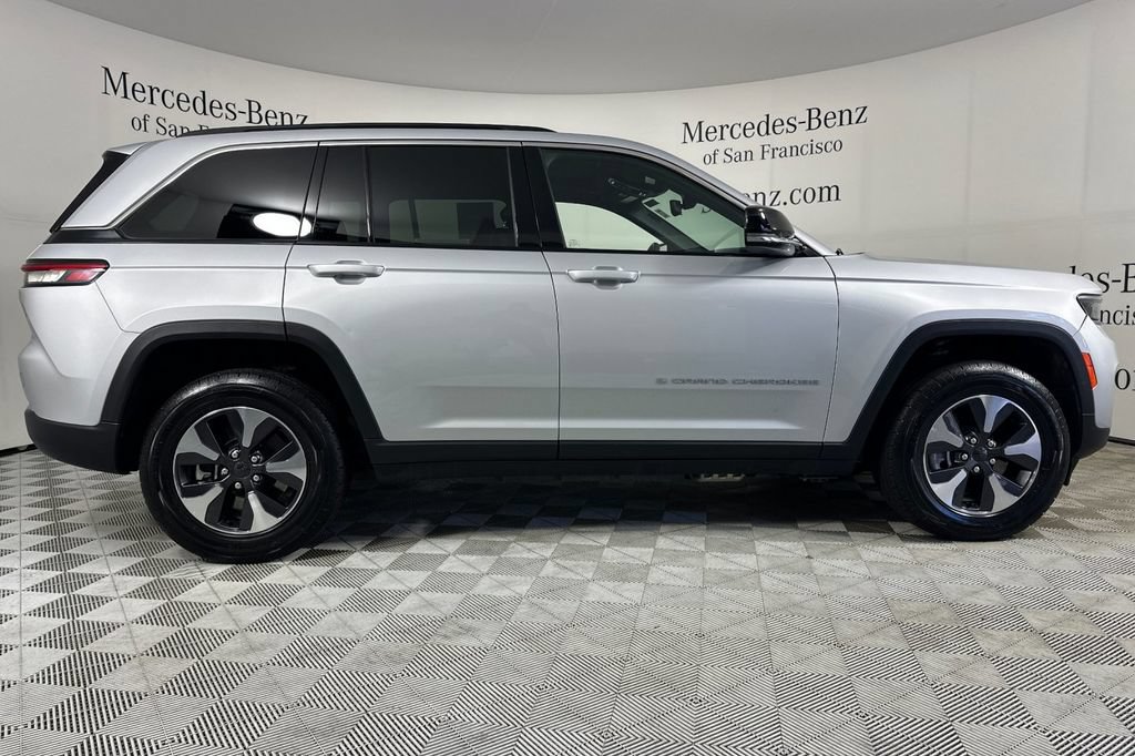 Used 2024 Jeep Grand Cherokee Limited 4xe AWD/4WD image 3