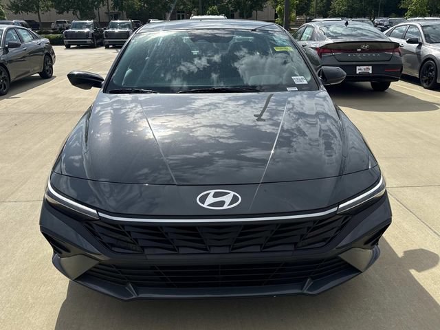 New 2026 Hyundai Elantra SEL FWD video 2