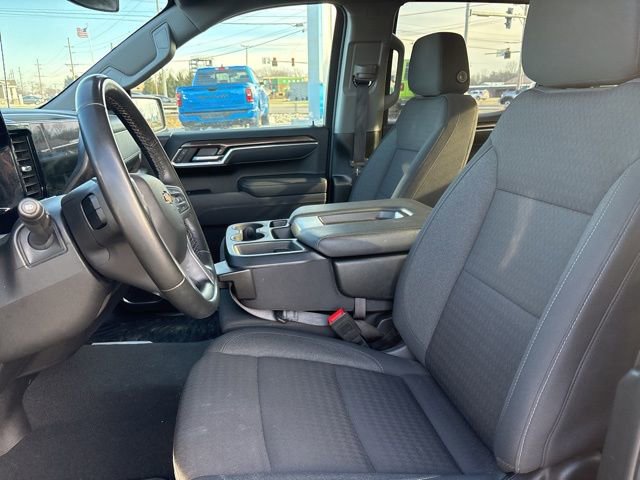 Used 2025 Chevrolet Silverado 1500 LT image 4