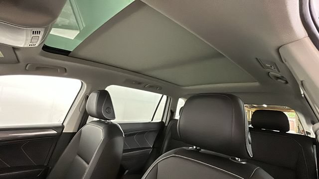 Used 2022 Volkswagen Tiguan SE AWD/4WD image 12