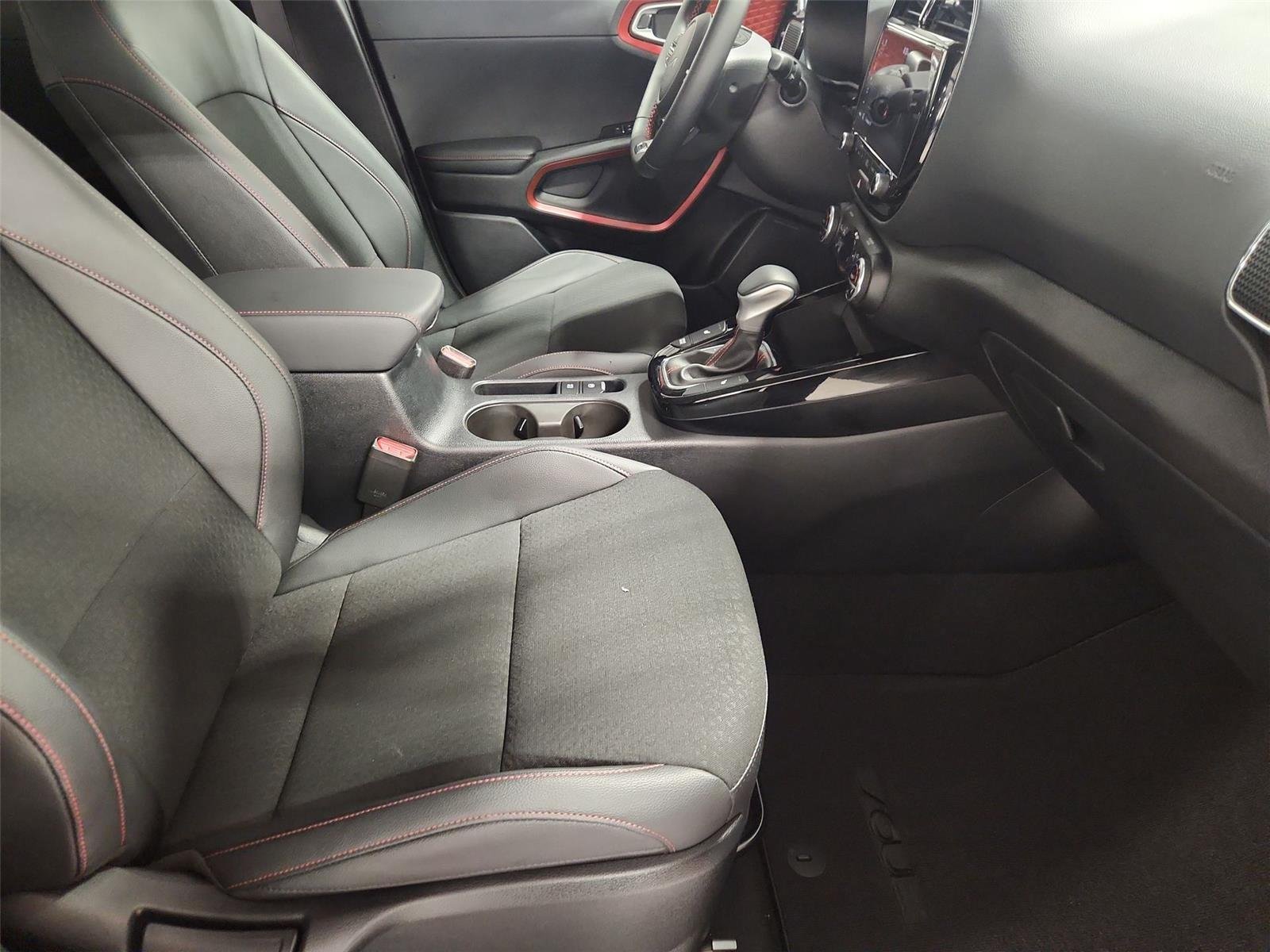 Used 2025 Kia Soul GT-Line w/ GT-Line Technology Package FWD image 28