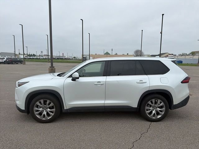 Used 2026 Toyota Grand Highlander Limited image 3