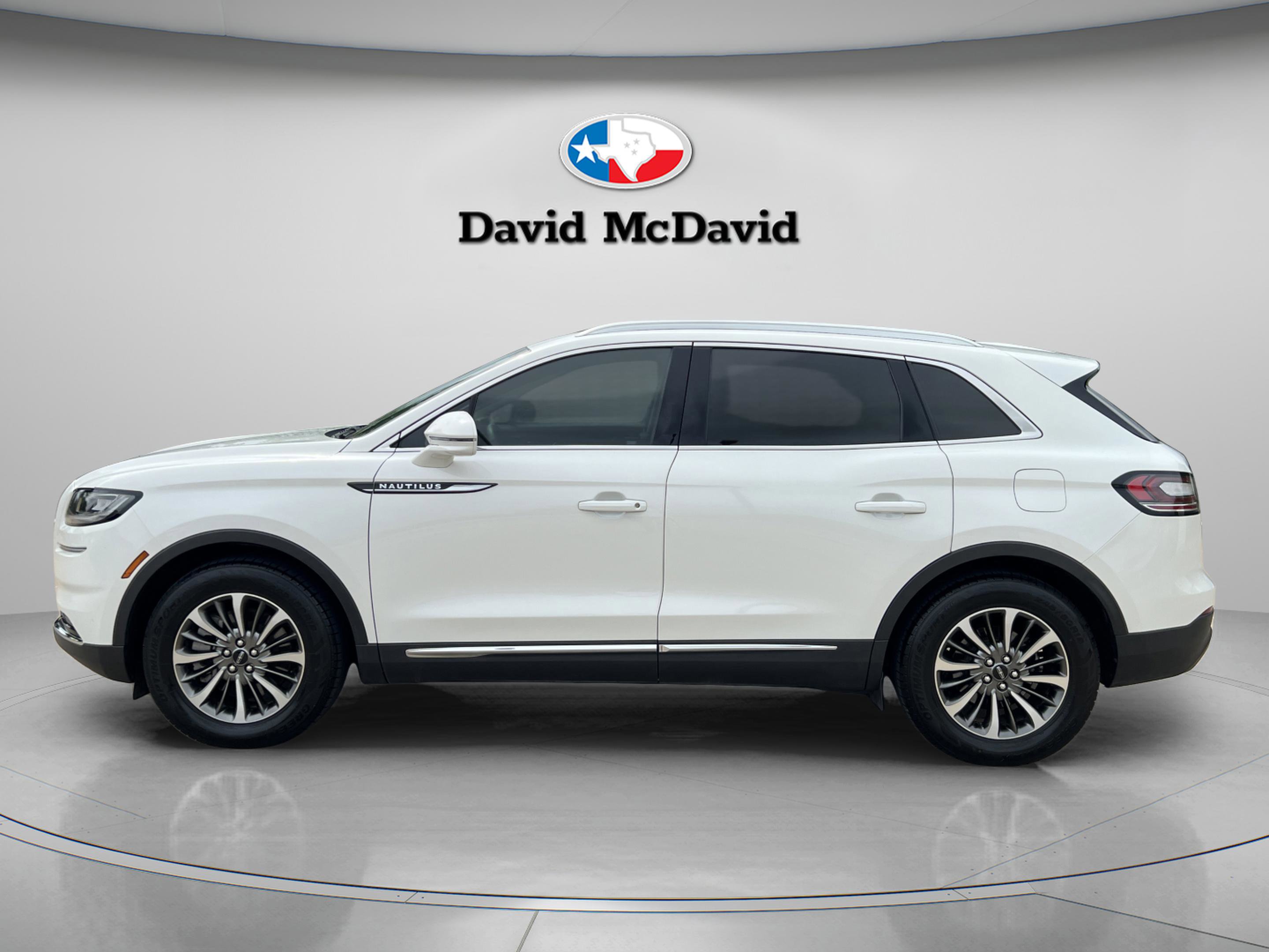 Used 2023 Lincoln Nautilus FWD image 4