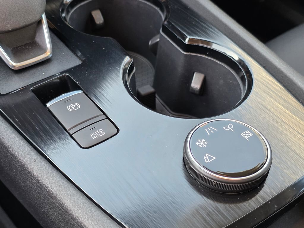 Used 2023 Nissan Rogue SV w/ SV Premium Package image 25