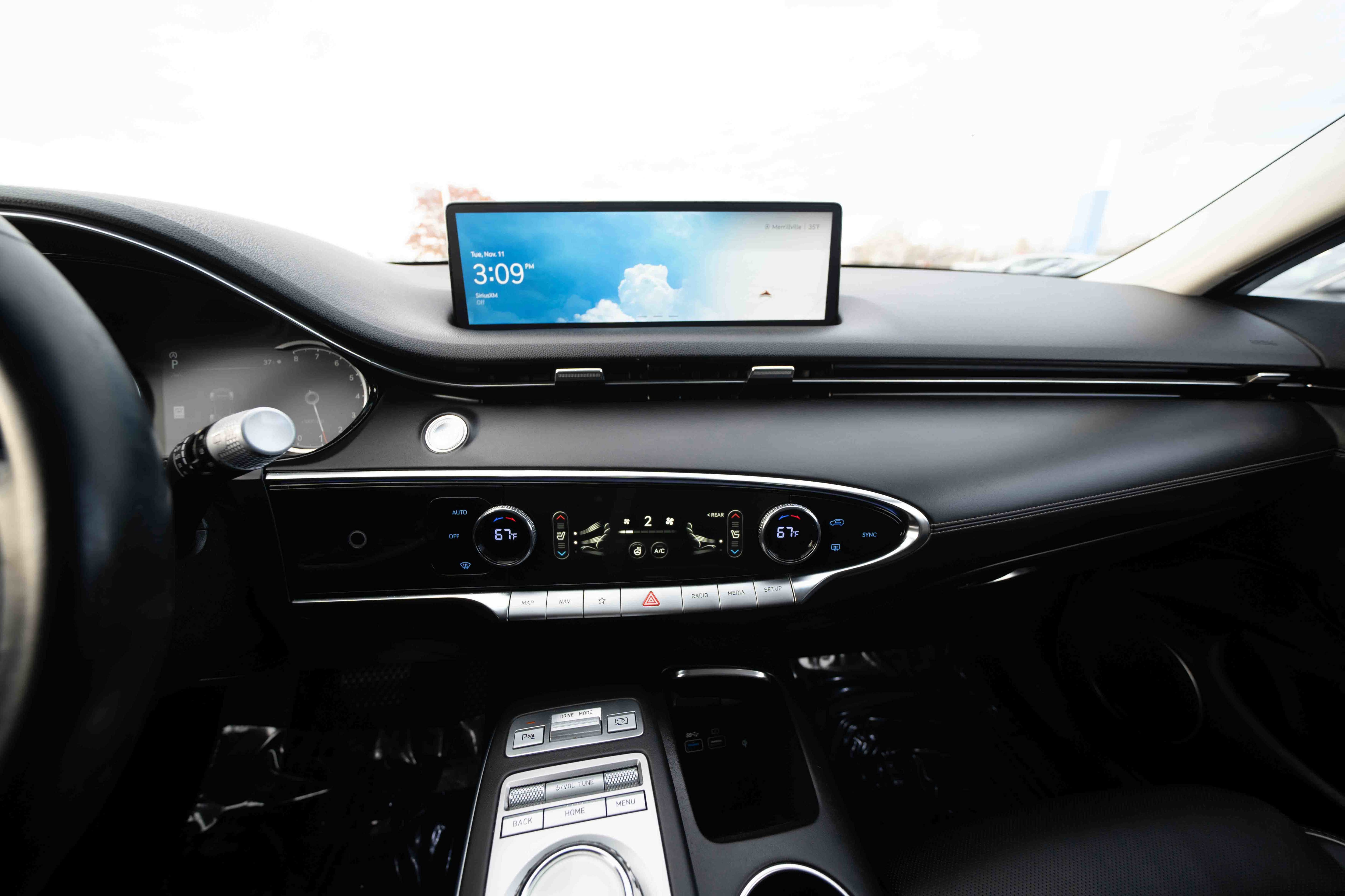 Used 2023 Genesis GV70 2.5T w/ Advanced Package image 17