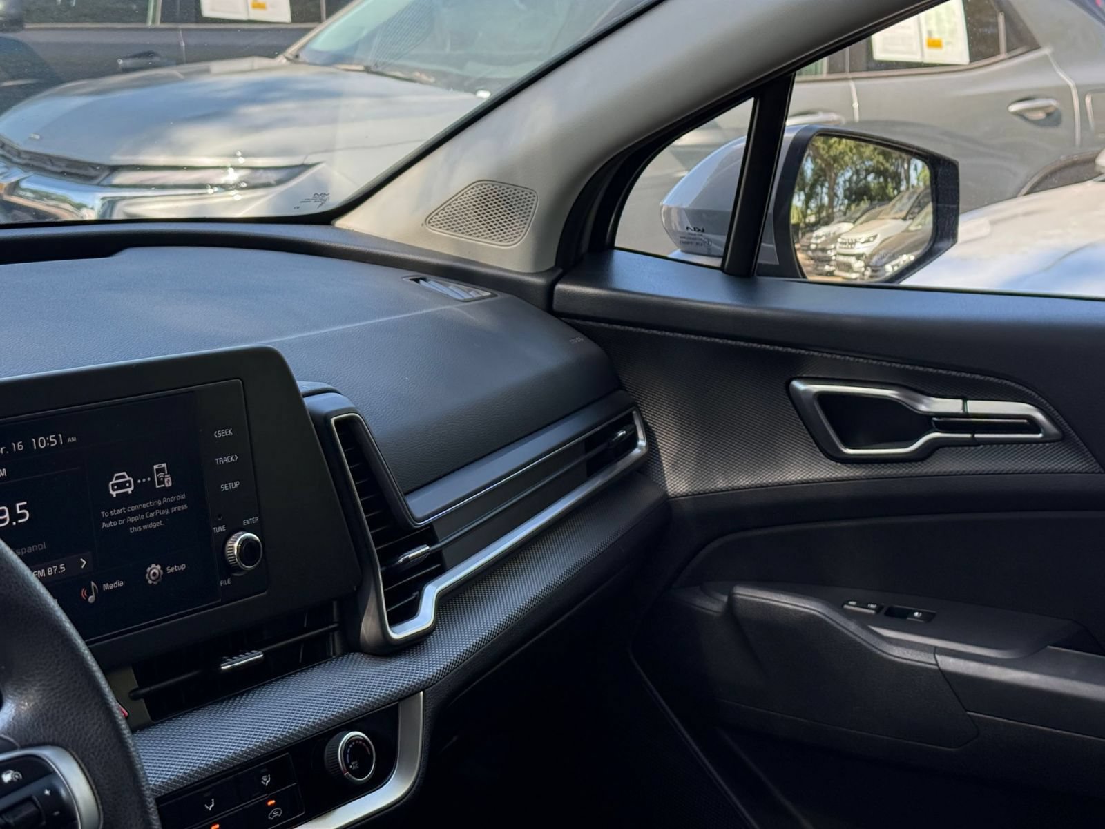 Used 2025 Kia Sportage LX FWD image 32