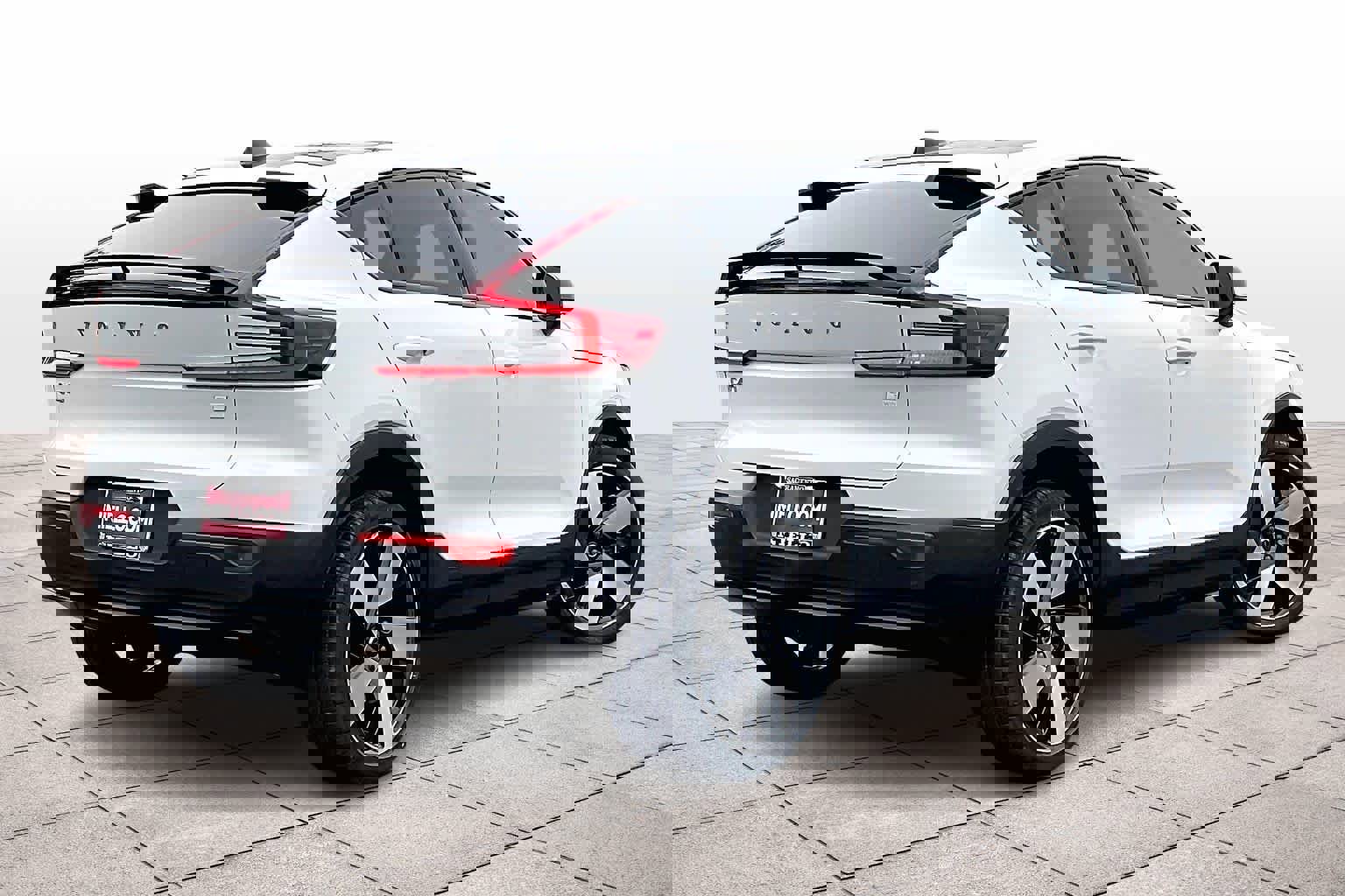 Used 2023 Volvo C40 P8 Recharge Ultimate image 16