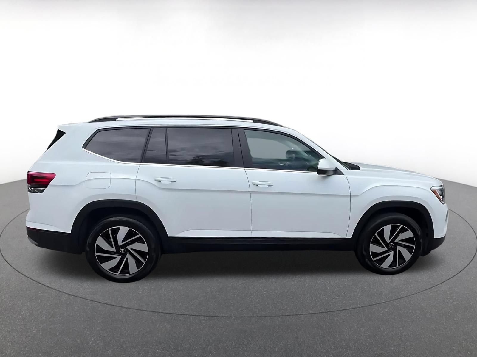 Used 2026 Volkswagen Atlas SE FWD image 15