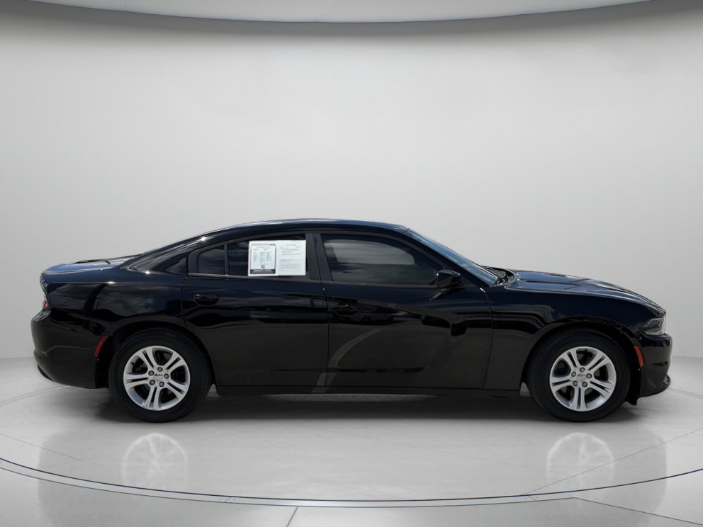 Used 2020 Dodge Charger SXT RWD image 2