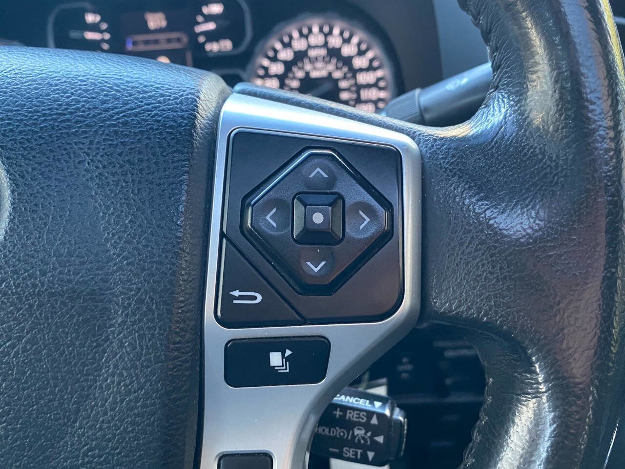 Used 2018 Toyota Tundra Limited w/ Limited Premium Package image 28