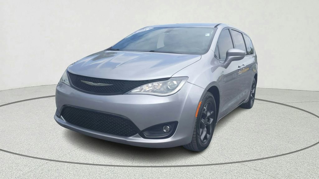 Used 2018 Chrysler Pacifica Touring Plus w/ S Appearance Package image 3